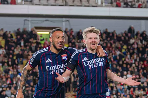خطوة نحو المربع الذهبي.. ليون يضرب موناكو بثلاثية في الدوري الفرنسي
